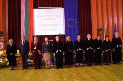 Министър Десислава Танева: Подкрепяме
млечните ферми с над 6 млн. евро