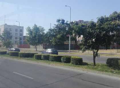 Внимавайте! Опасно провиснали жици по 