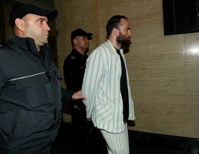 Пуснаха луд на свобода, той пак напада в центъра на София