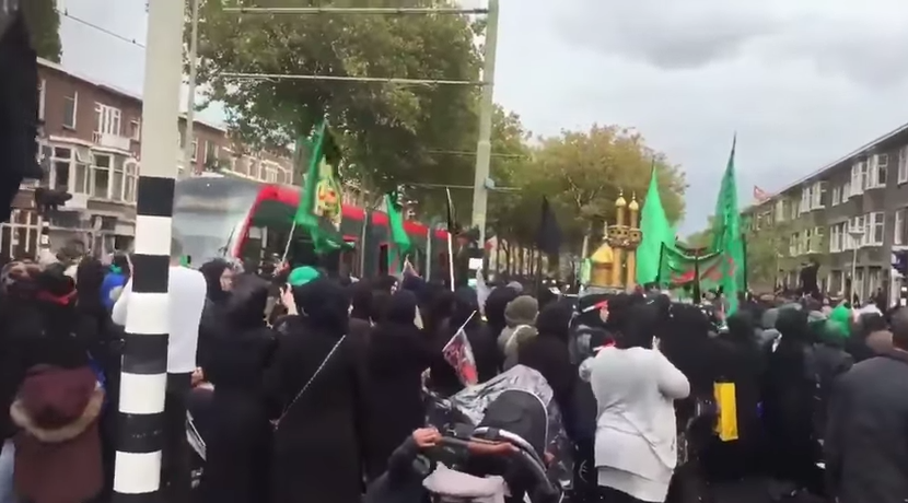 Залезът на Европа! До кралски двор в Хага тълпа от радикални ислямисти скандират „Аллах акбар“ под знамената на ИДИЛ (ВИДЕО)