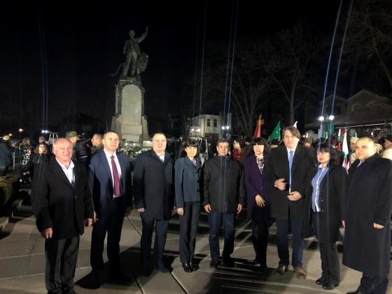 Пловдив: Представители на ГЕРБ - Пловдив област почетоха 146-та годишнина от трагичната гибел на Апостола на Свободата Васил Левски