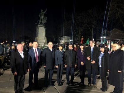 Пловдив: Представители на ГЕРБ - Пловдив област почетоха 146-та годишнина от трагичната гибел на Апостола на Свободата Васил Левски