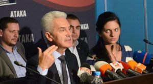 Руската пара тегли локомотива ни към миналото ни на Изток