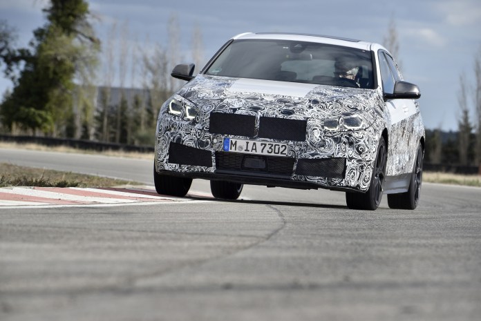 Новото BMW Серия 1: фаза на финални тестове в Мирамас