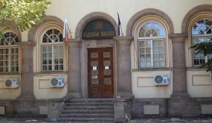 Рецидивист с 18 присъди задигна пинчера на приятел
