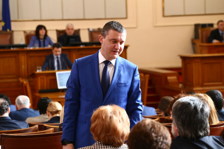 Финансовият министър проговори за коледните добавки за пенсионерите