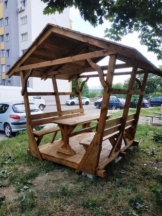 Благоевград: Общината поставя беседки за отдих