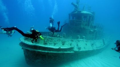 Мазутът от потъналия кораб край Созопол тръгна към брега