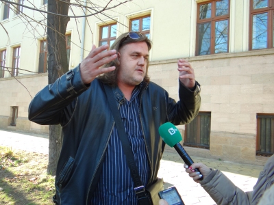 Синът на убития от 