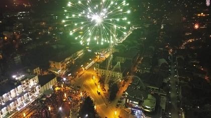 Велико Търново: Хиляди празнуващи посрещнаха 2019 година в центъра на града