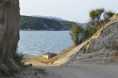 6-ма души, включително 3 деца, загинаха при потъване на лодка в Егейско море