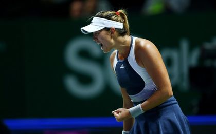Гарбине Мугуруса дебютира с победа в
Шампионата на WTA