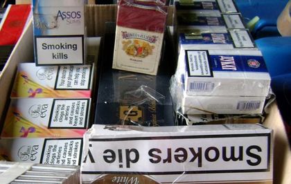 Банда обирала магазинчета за цигари с обвинение