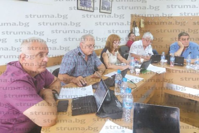 Съветниците в Сандански отхвърлиха предложението за химн на града, К. Станоев: Няма да гласувам за някаква блудкава мелодия, написана в ритъм „Ширто”
