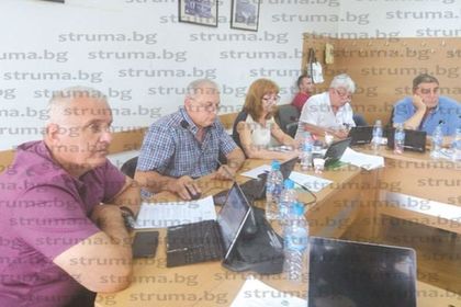 Съветниците в Сандански отхвърлиха предложението за химн на града, К. Станоев: Няма да гласувам за някаква блудкава мелодия, написана в ритъм „Ширто”