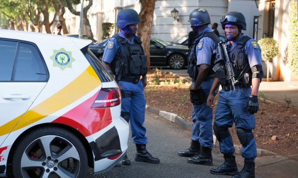 При засада в Южна Африка: Въоръжени убиха 11 таксиджии