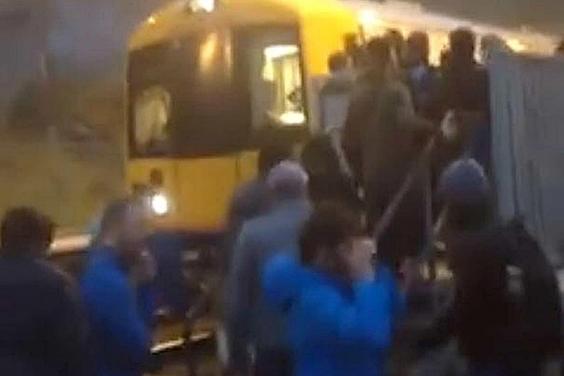 Взрив в лондонското метро, има пострадали (СНИМКИ)