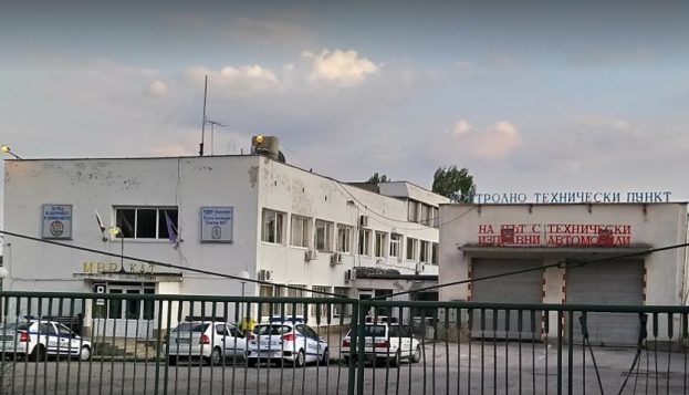 Гишетата на КАТ за регистрация временно спират работа