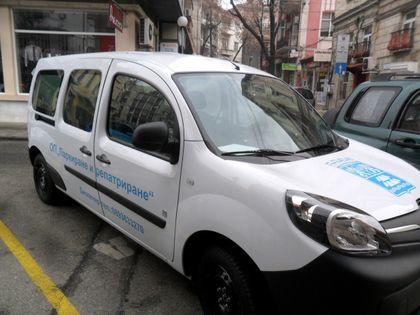 Пуснаха електромобил в „синя зона“ в Пловдив