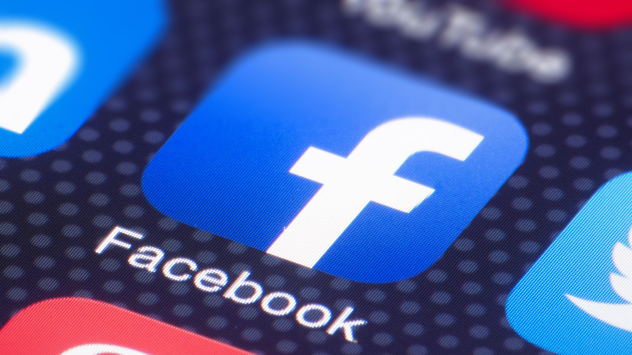 Facebook е записвал разговори на потребителите си