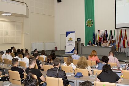 Община Стара Загора: Зам.-министърът на младежта и спорта Николай Павлов се срещна с младите хора в града