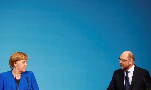 Политическата сцена в Германия: Несигурното бъдеще за Меркел и Шулц