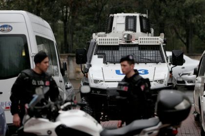 В Истанбул: Откриха мъртви двама полицаи, трети едва дишал