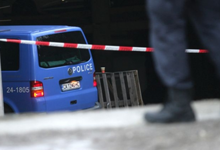 Простотия: Шофьор стреля по друг автомобил при изпреварване в Плевенско