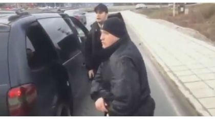 Терор. Мутрите не обичат клаксони.