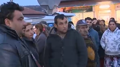 Роми на протест след смъртта на малката Ангелинка