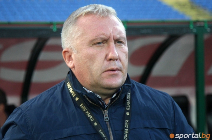 „Крис Добрев е готов за мъжкия футбол“