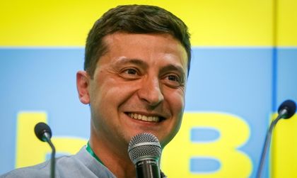 Партията на Зеленски ще управлява самостоятелно Украйна