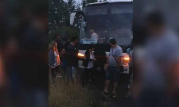 Автобус с българи аварира на магистрала във Франция