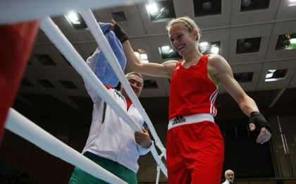 Станимира Петрова стана посланик на женския бокс