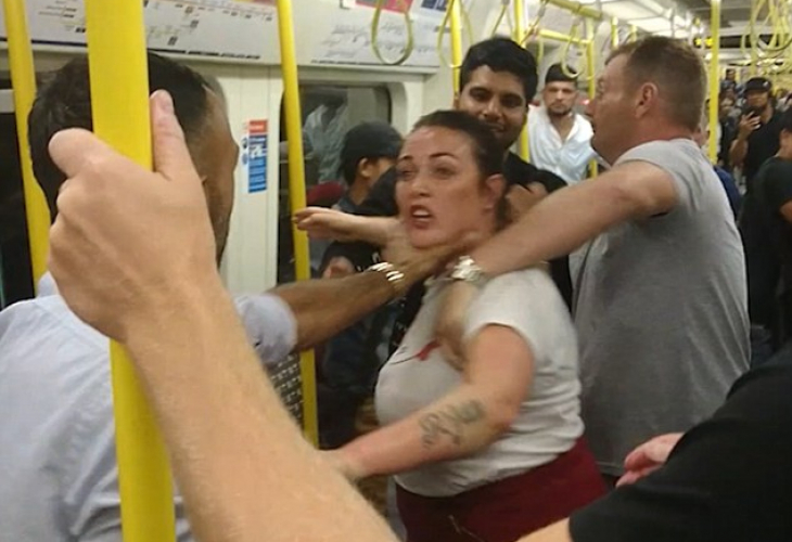Меле между мъж и жена в метрото прерасна в масов бой (СНИМКИ/ВИДЕО 18+)