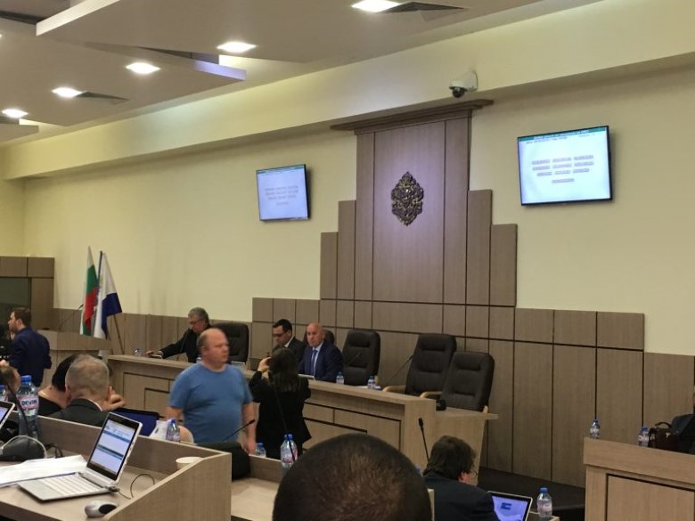 Бургас: С едноминутно мълчание общинските съветници почетоха паметта на загиналите войни край Одрин
