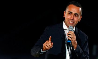 Париж критикува италиански вицепремиер, срещнал се с