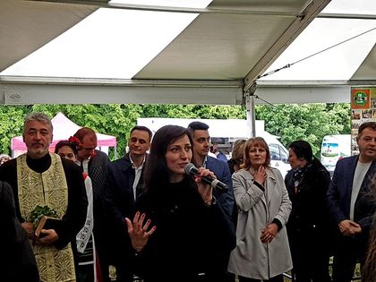Европейски избори 2019: Водачът на листата на ГЕРБ Мария Габриел бе гост на откриването на Осмия Национален събор на овцевъдите в България