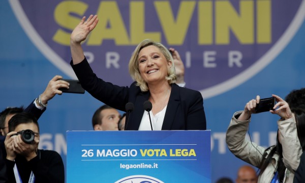 Марин Льо Пен предрича исторически успех на популистките партии