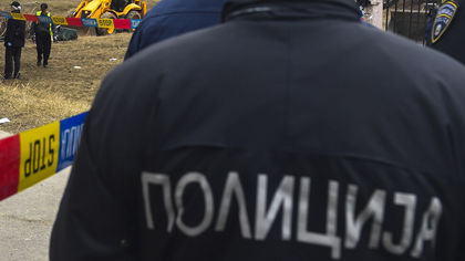 Шофьор принуди мигранти да скочат от бус в движение, един загина