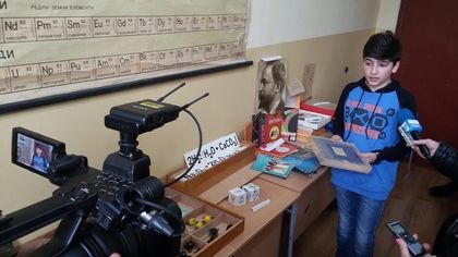 Шумен: Над 300 експоната показва в изложбата „През ключалката на стария кабинет“ осмокласникът Георги Йорданов