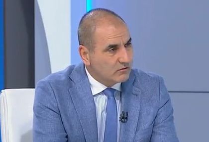 Цветанов отново пусна изтърканата плоча за Радев и изтребителите