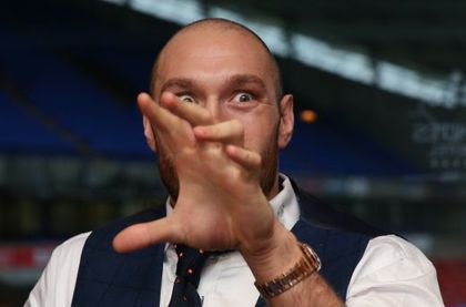 Вижте къде хвърли Тайсън Фюри отнетия пояс (СНИМКА)