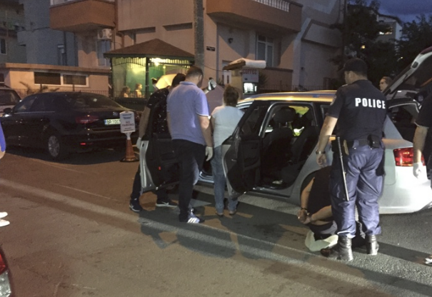 Четирима арестувани при акция срещу наркотици в Пловдив и областта!