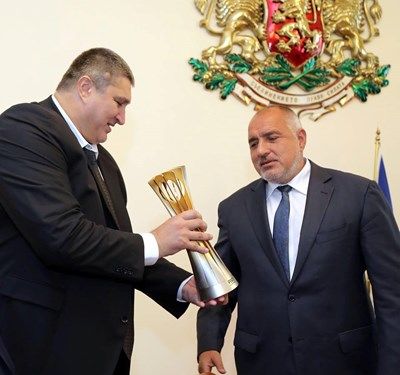 Премиерът се среща с волейболистите утре във Варна