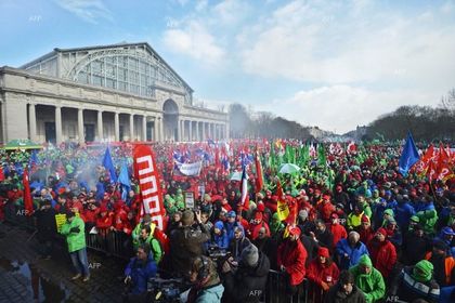 Аnadolu Аgency: Десетки „жълти жилетки“ протестираха в петък в Брюксел
