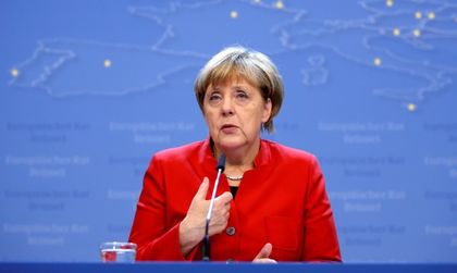 Християнсоциалистите подкрепят Меркел за 4 мандат