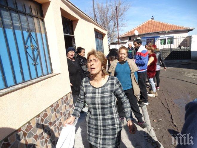 Напрежение в Столипиново! Бутат 40 незаконни ромски къщи (СНИМКИ/ВИДЕО)