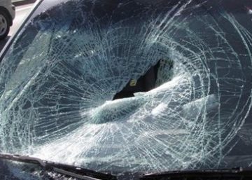 Мъж загина при катастрофа между кола и товарен автомобил край Елхово