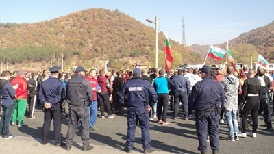 МВР се споразумя с протестиращите в Хасково да не нарушават закона